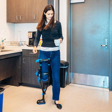 Load image into Gallery viewer, iWalk3.0 is a hands free crutch for amputees that also has a handle in the front of the knee crutch for balance.